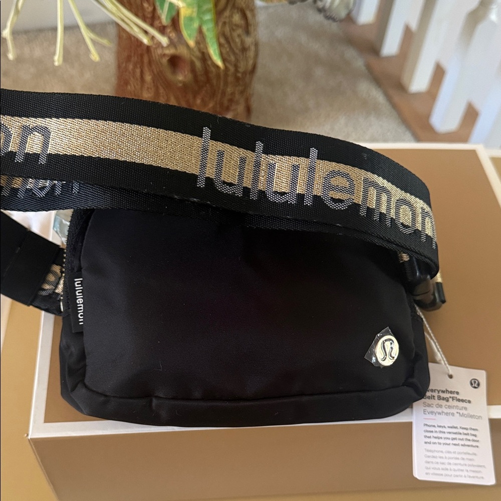 Lulu lemon Belt Bag New 7.5x5 Gold Hardware